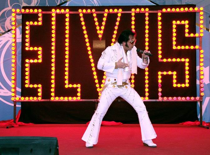 S-Elvis-Presley-eve1