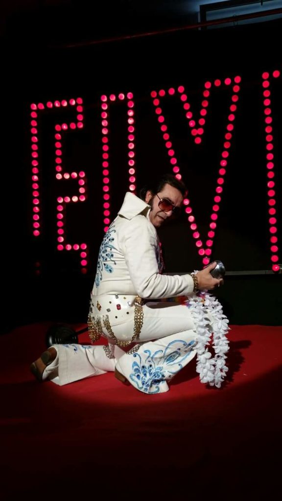 S-Elvis-Presley-int-4